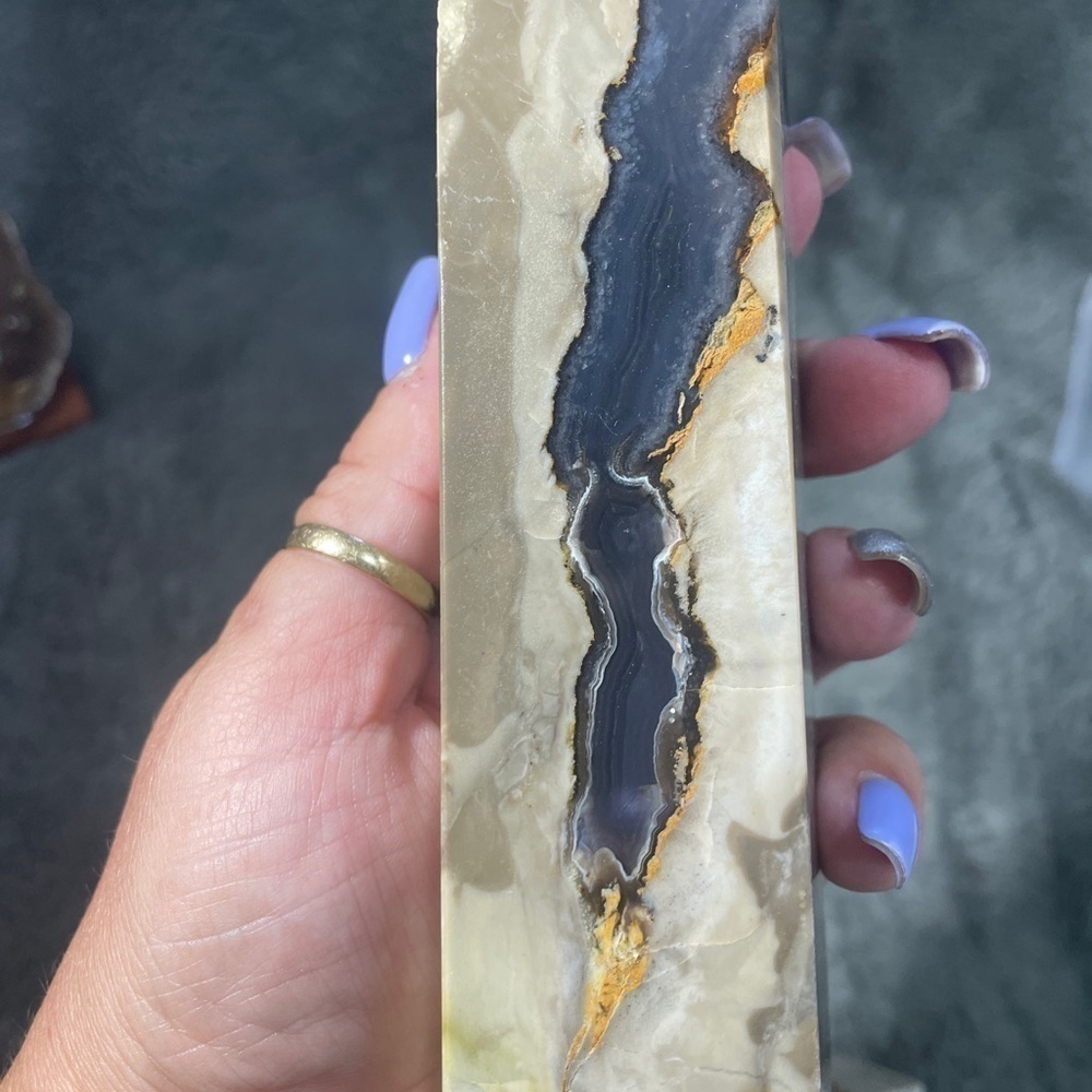 VOLCANO AGATE 4 PIECE SET 6”, 5”,4” tower and 3” heart GREEN UV “rivers” - Picture 11 of 15